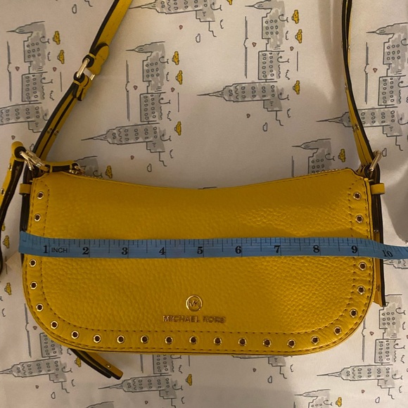 Michael Michael Kors CAMDEN SMALL POCHETTE NWT - Picture 6 of 8